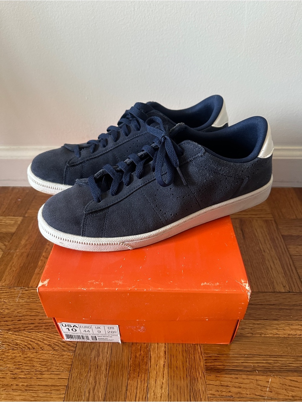 Nike Tennis Classic CS Suede, style 829351-401, Midnight Navy White Size 10